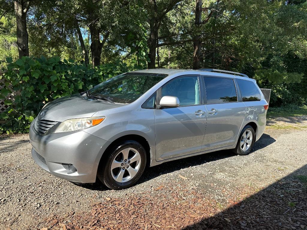 2017 Toyota Sienna LE