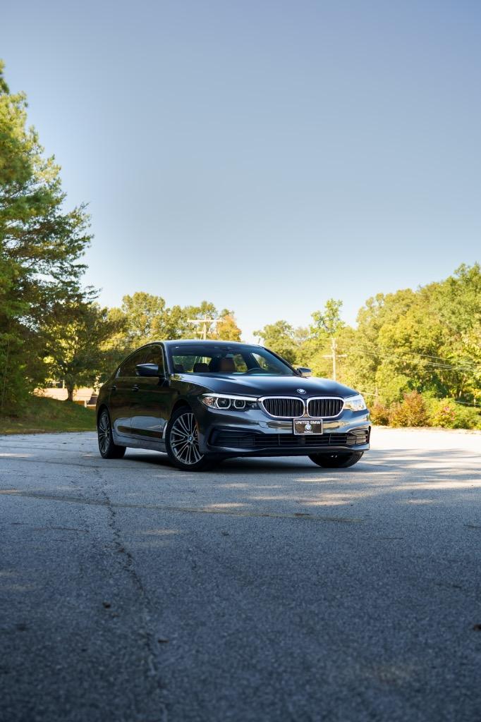 2019 BMW 5 Series 530i's photo