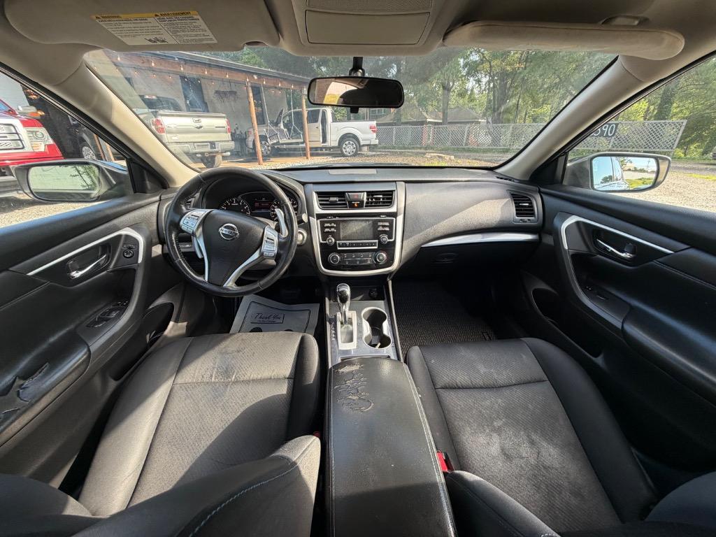 2018 Nissan Altima SR - Photo 6