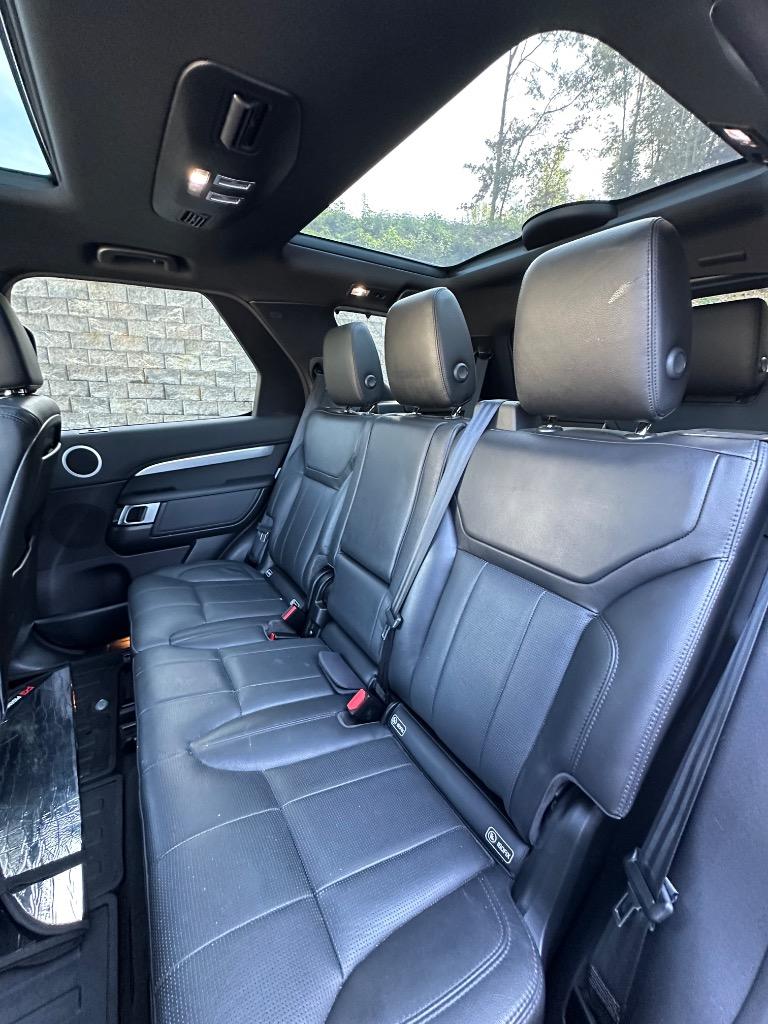 2020 Land Rover Discovery Landmark Edition - Photo 17